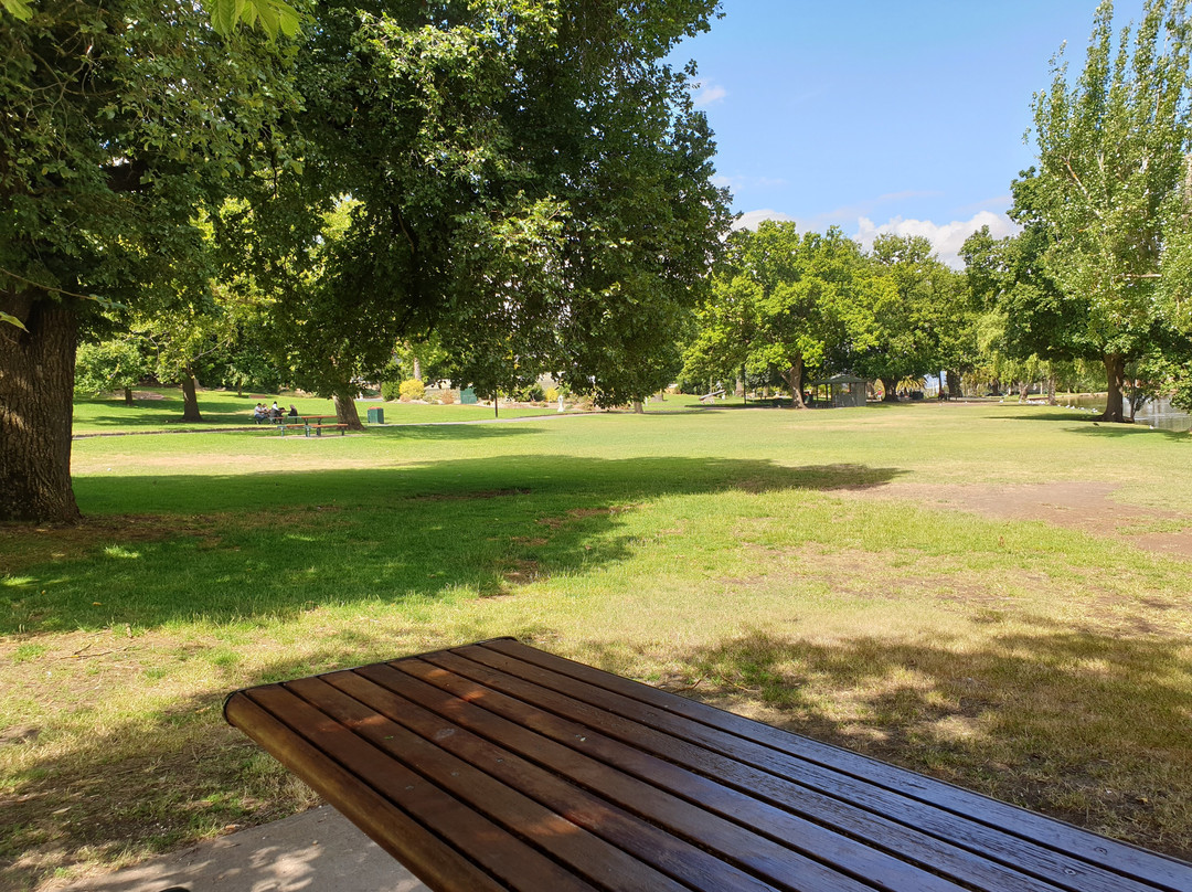 Alexandra Gardens-亚拉拉特山必去景点