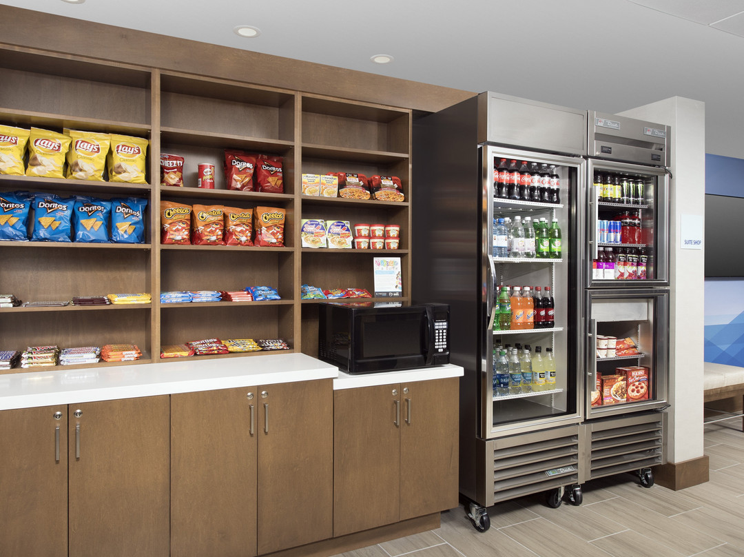 安杜佛北劳伦斯智选假日酒店主图