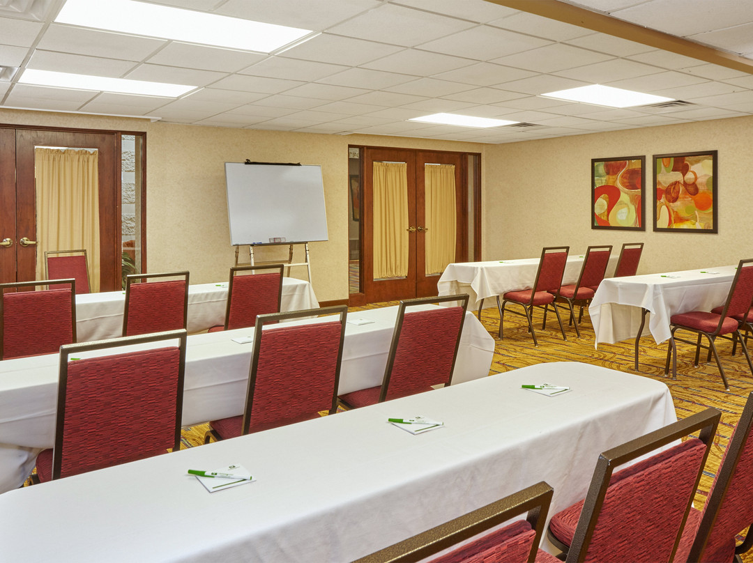 Holiday Inn & Suites Chicago-carol Stream (wheaton) By IHG主图