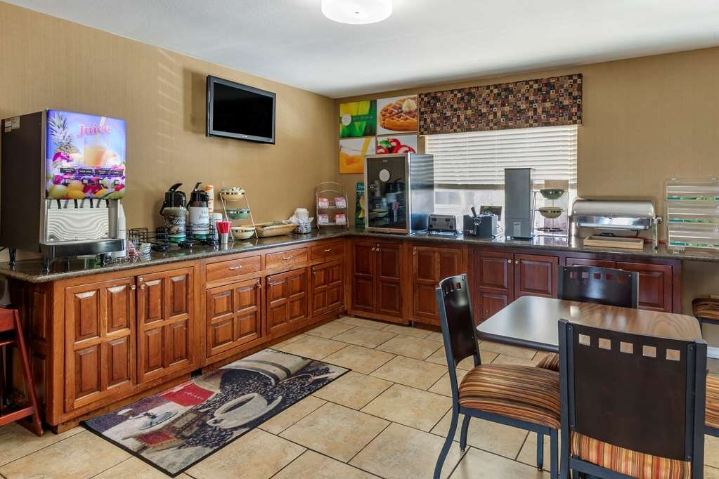 Quality Inn Russellville I-40主图