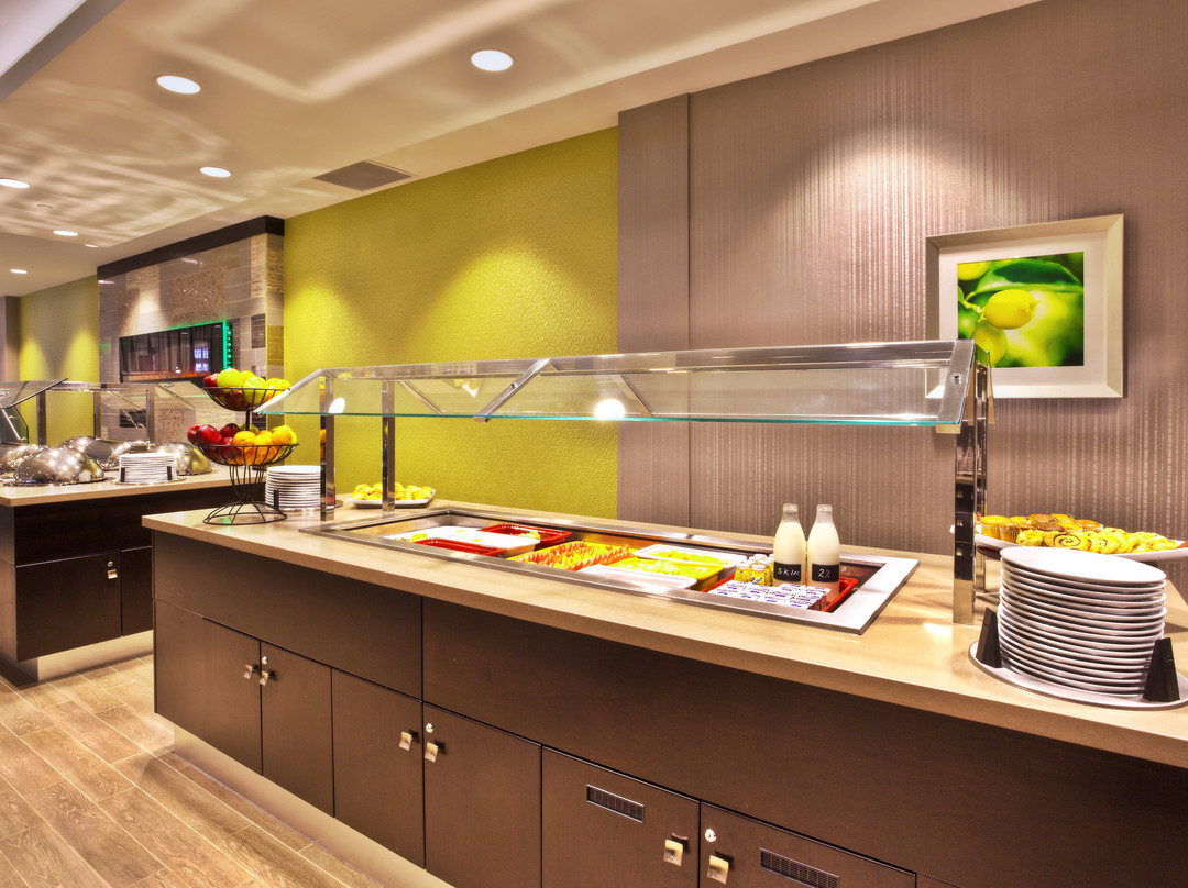 Crowne Plaza Kitchener-Waterloo by IHG主图