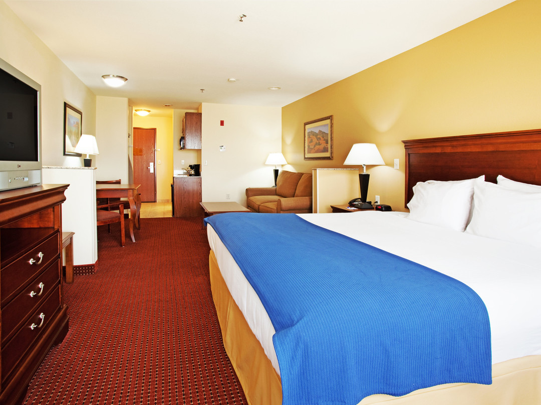 智选假日套房酒店图埃勒主图