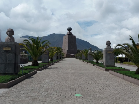 OVERLAND ADVENTURE-基多必去景点