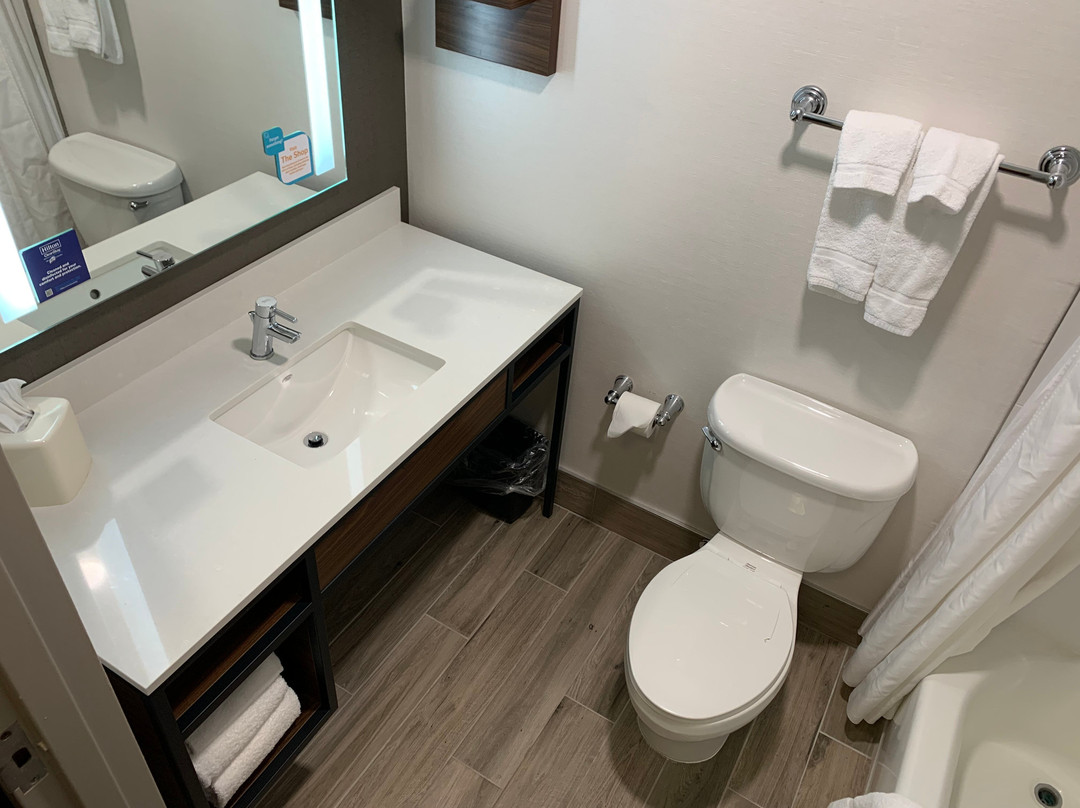 格林湾希尔顿花园酒店主图