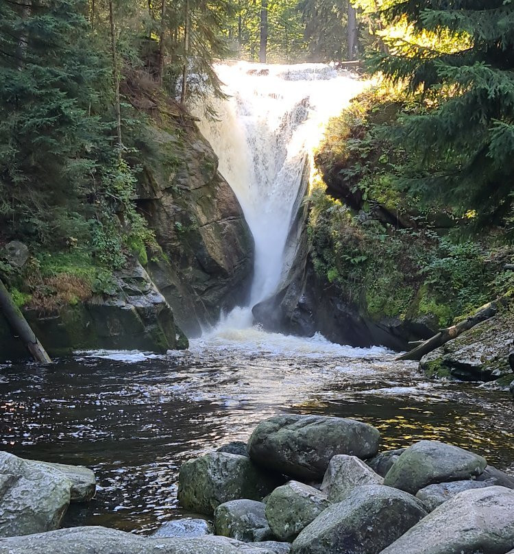 Szklarki Waterfall景点图片