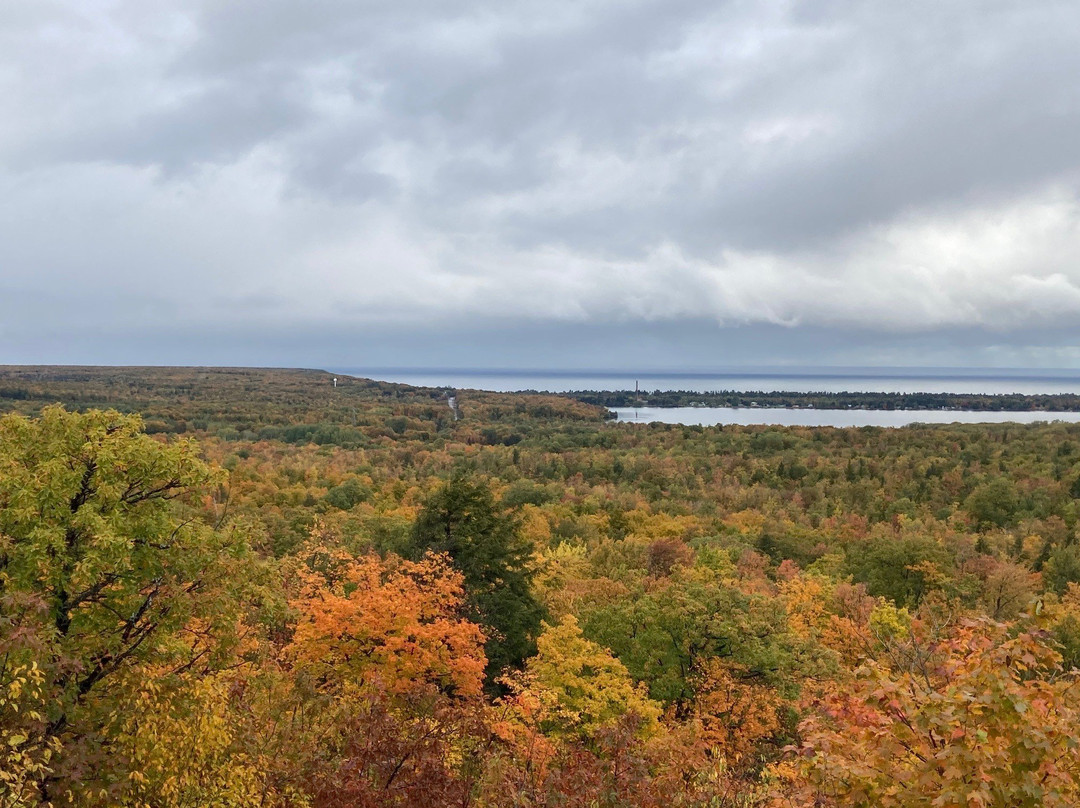 Thomas Rock Scenic Overlook-Big Bay必去景点