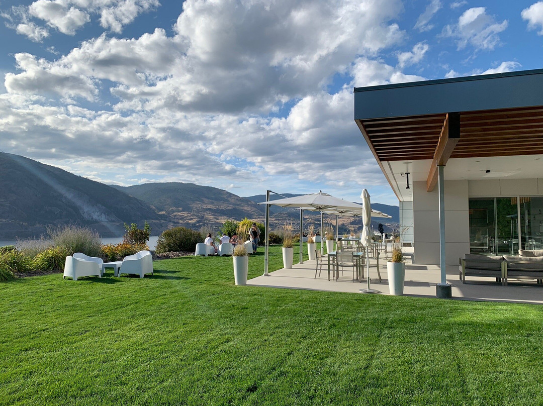 Painted Rock Estate Winery景点图片