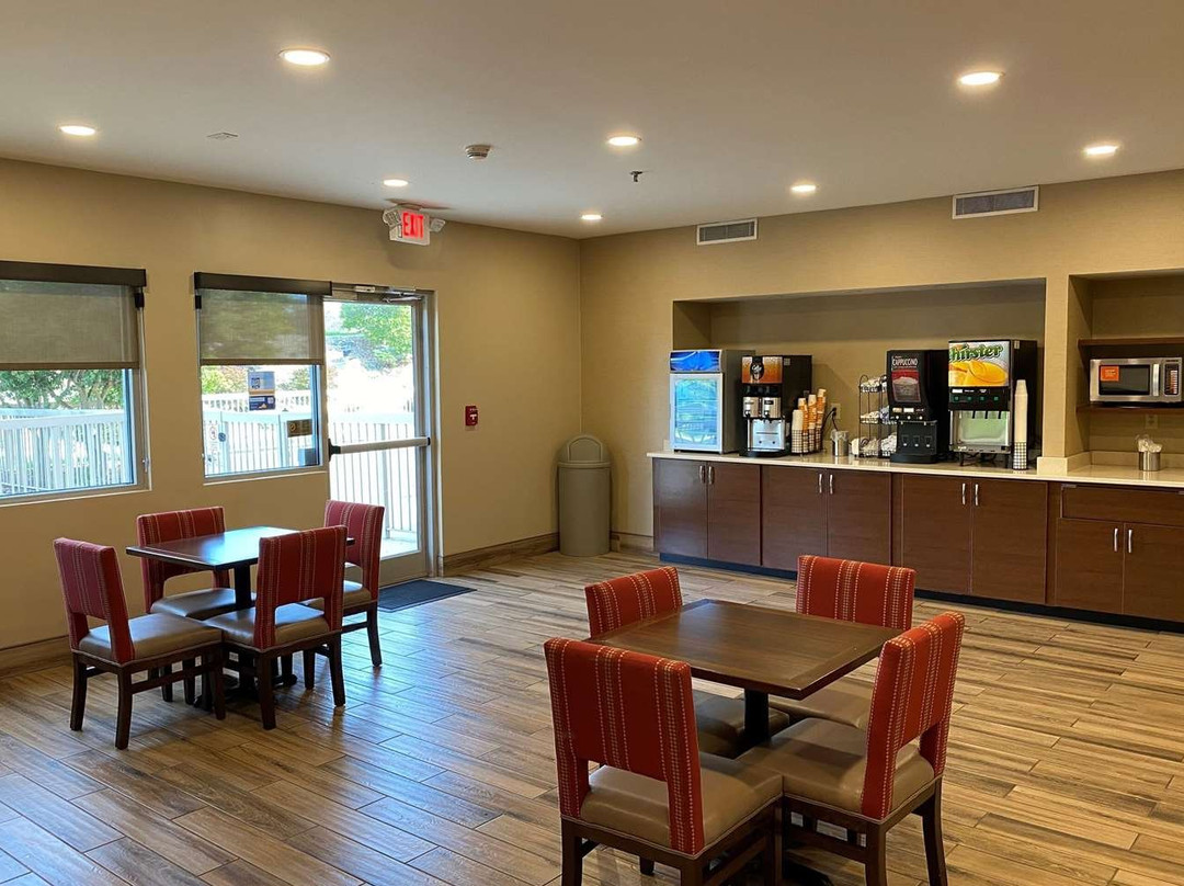 Comfort Inn Roanoke Airport主图