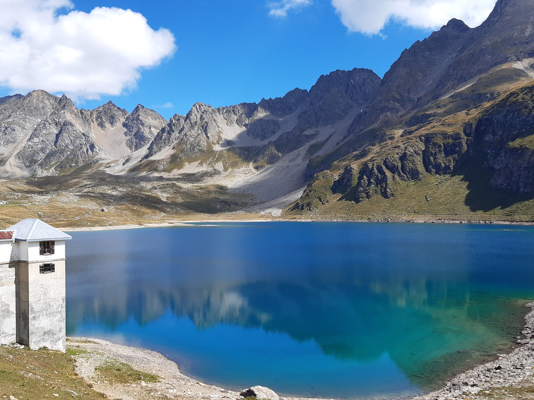 Lago Kastel O Castel景点图片