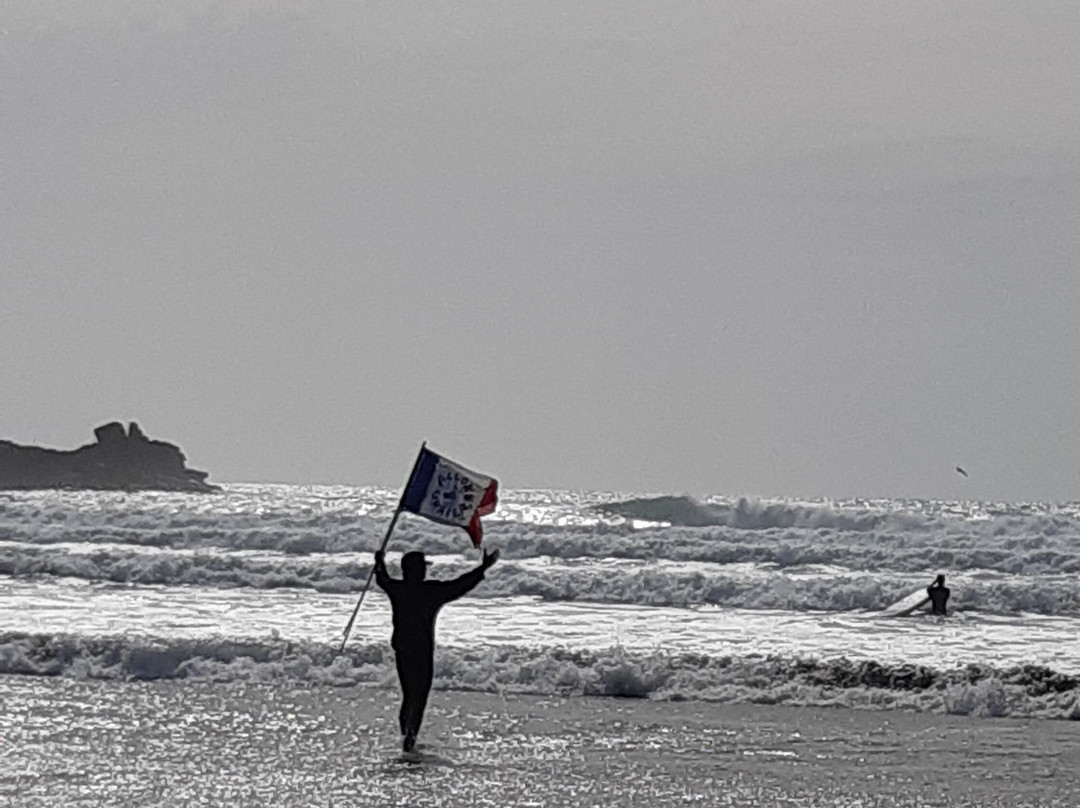 Allons-Surfer - Day Lessons-坎佩尔必去景点