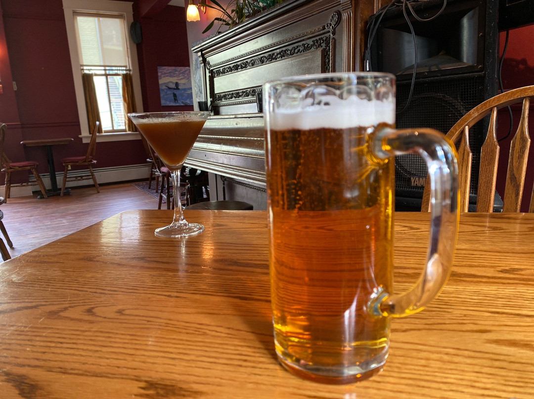 Bombay Peggy's Inn & Pub主图