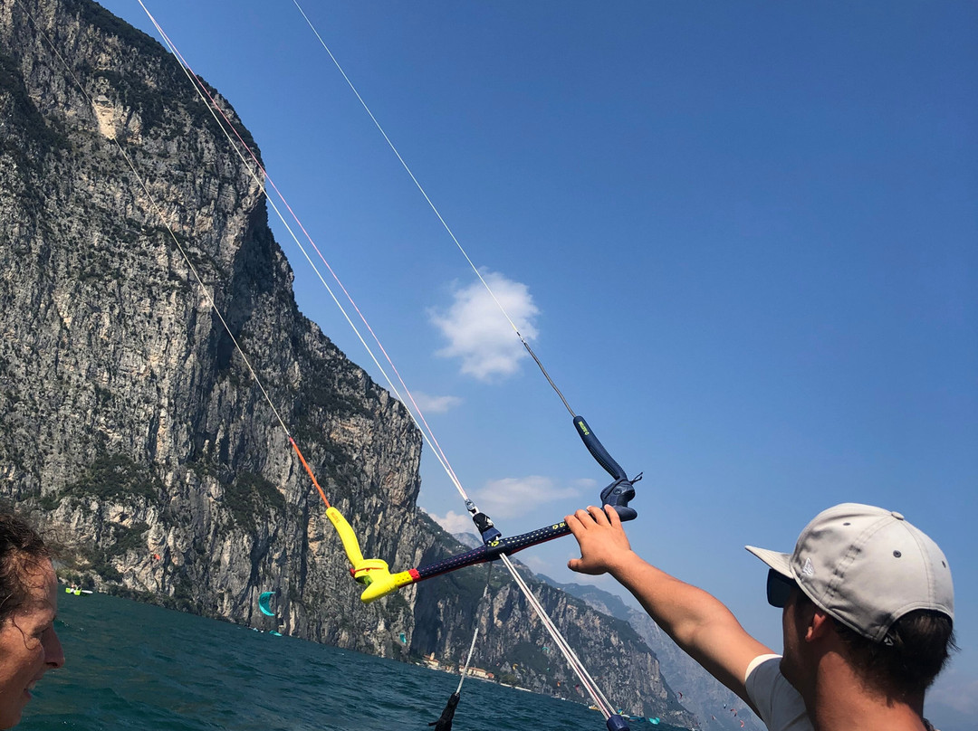 AVID Kiteboarding景点图片