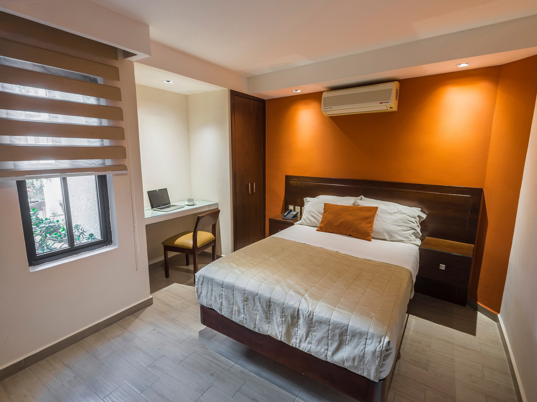 Hotel Puerta Del Sol主图