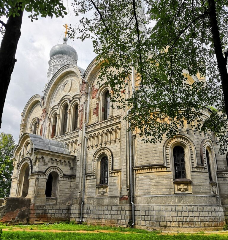 Uspeniya Presvyatoi Bogoroditsy Church-Sergeyevo必去景点