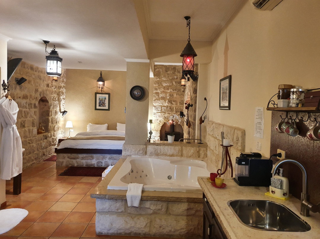 Adva - High Above All主图