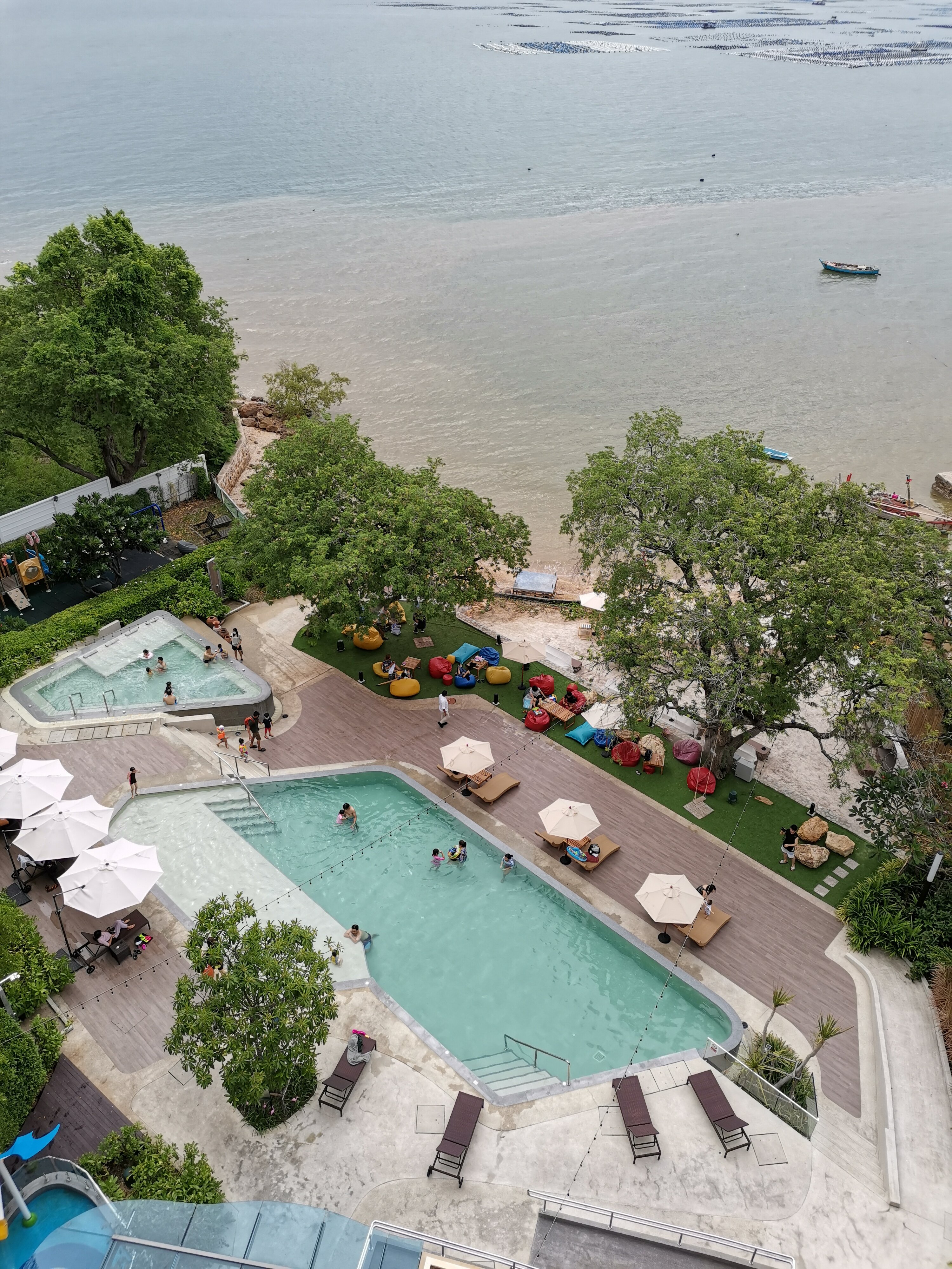 Centara Sonrisa Residences & Suites Sriracha-泳池