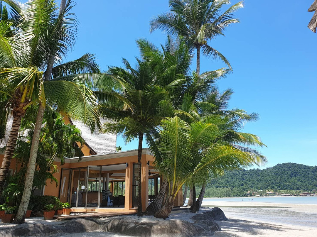 Peninsula Beach Resort主图