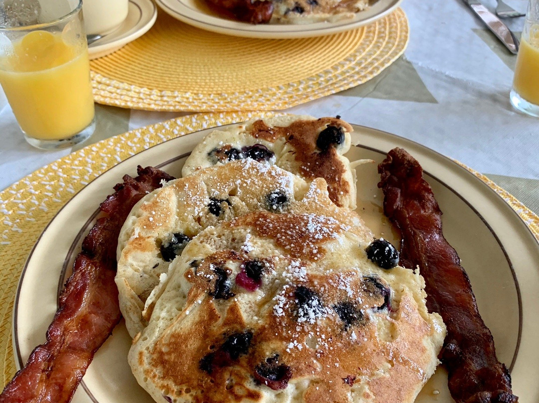 Holiday Guest House Bed & Breakfast主图