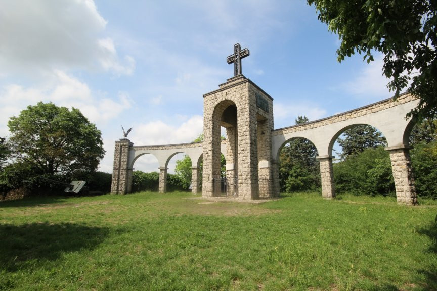 Monumento sul Monte Orfano景点图片