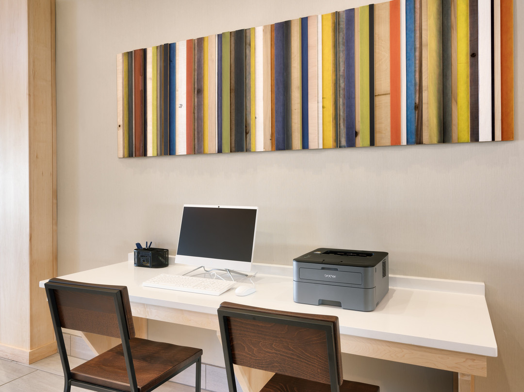 西伯城快捷假日酒店主图