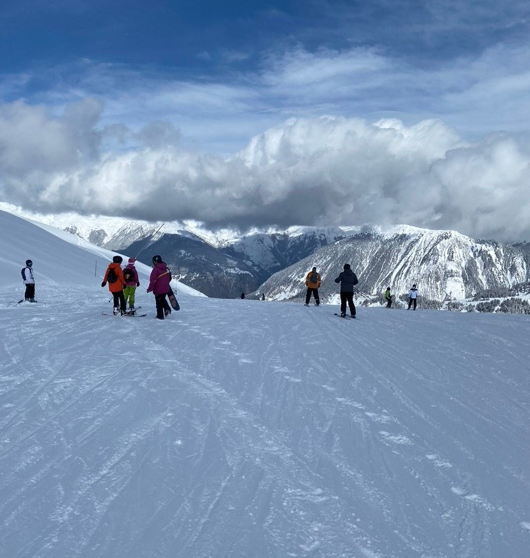 White Storm Ski Rental景点图片