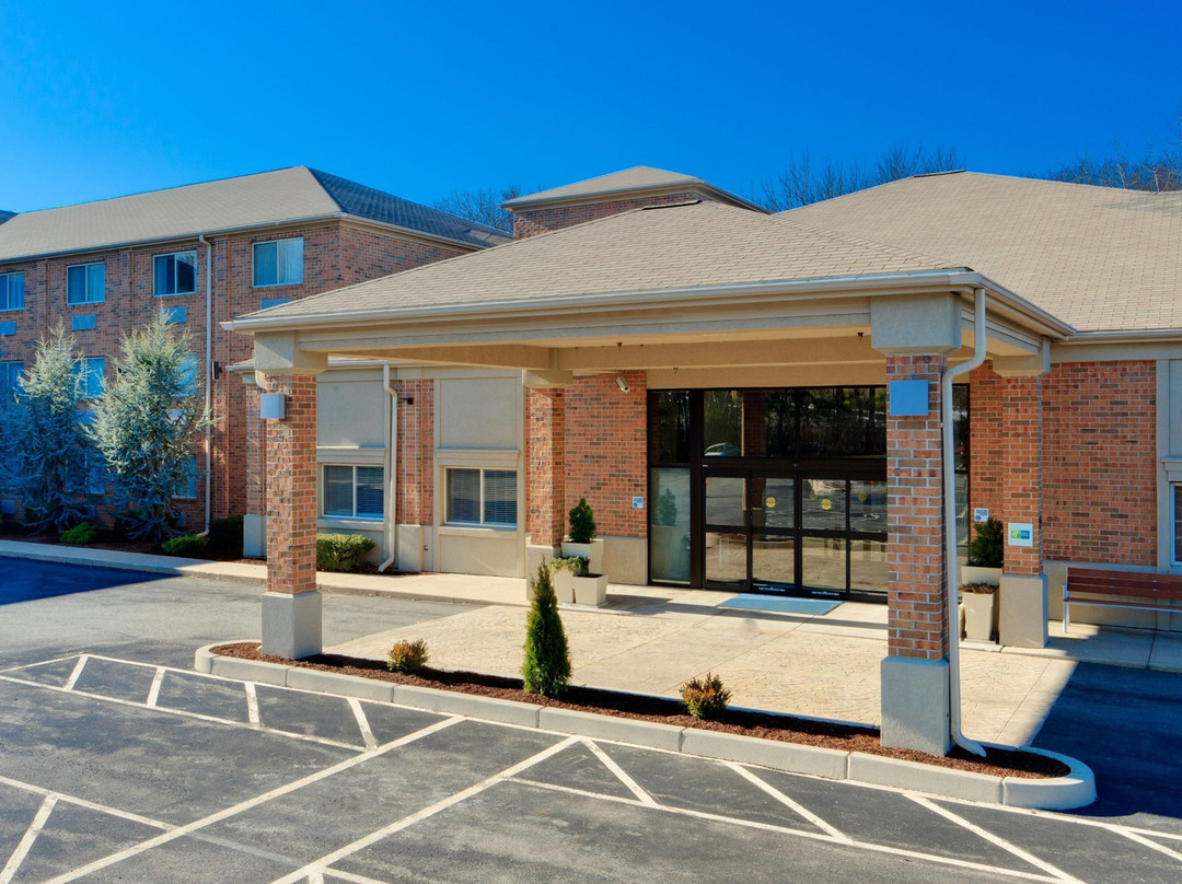 史密斯菲尔德普罗维登斯快捷假日&套房酒店主图