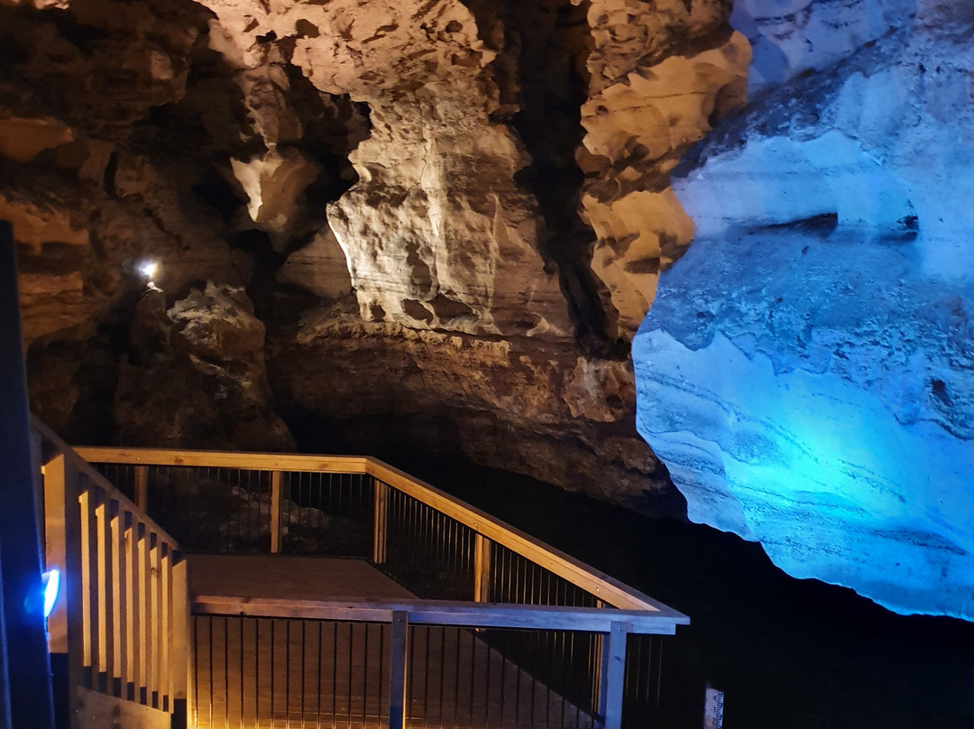 Engelbrecht Cave景点图片