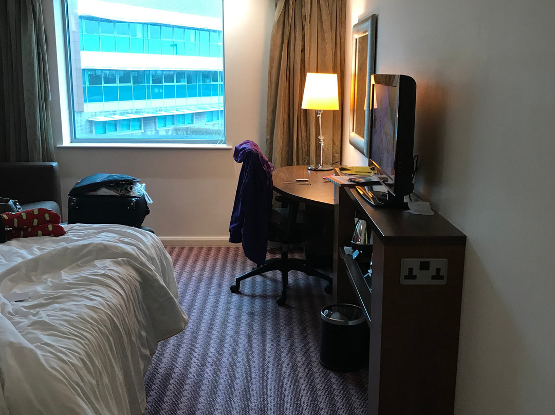 通过新港东汉普顿希尔顿酒店主图