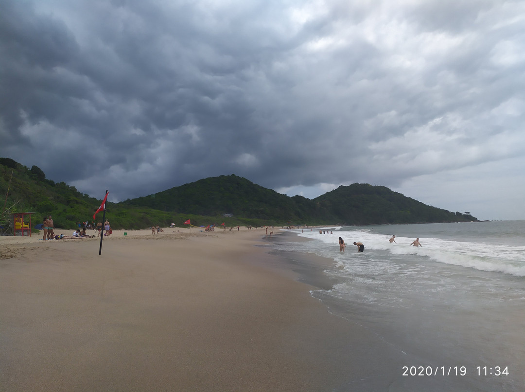 Buraco Beach景点图片