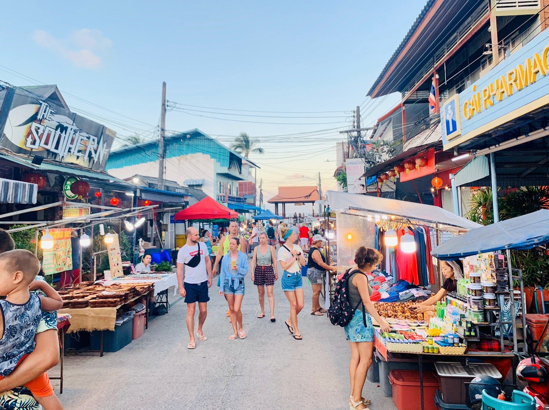 Maenam Walking Street-湄南必去景点