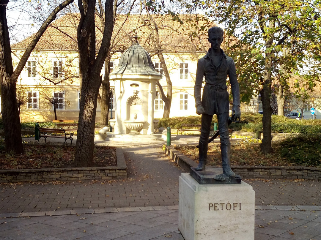 Statue of  Petőfi-久洛必去景点