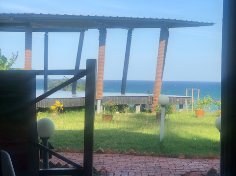 9 Huts On A Hill主图