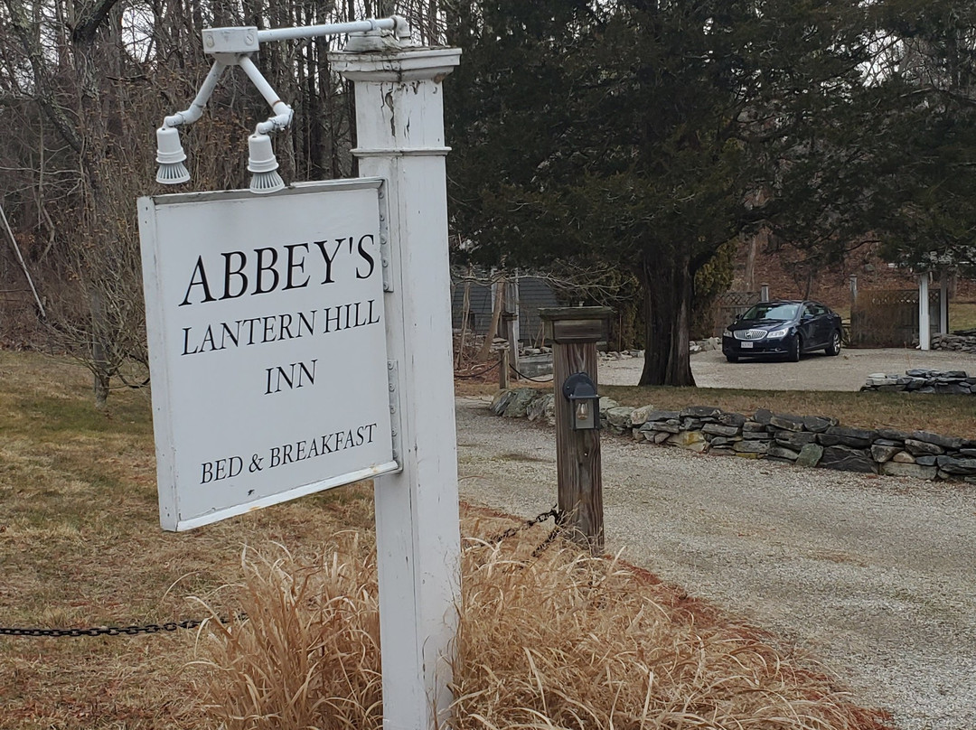 Abbey's Lantern Hill Inn主图