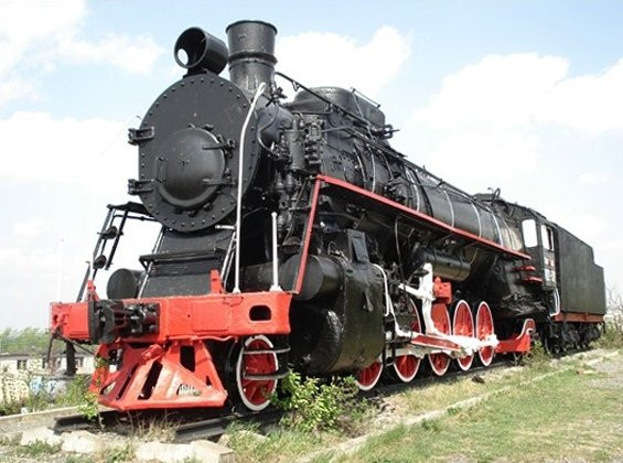Locomotive FD21-3092 Monument
