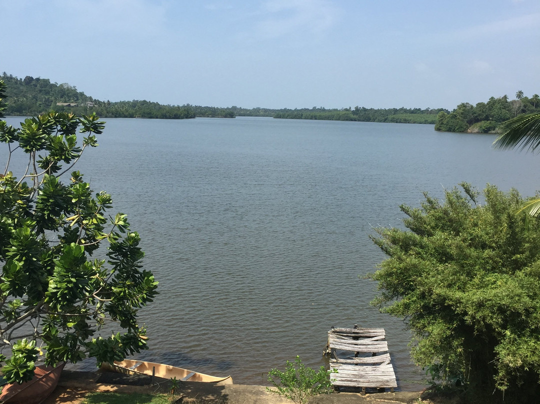 卡拉邦戈湖度假酒店主图