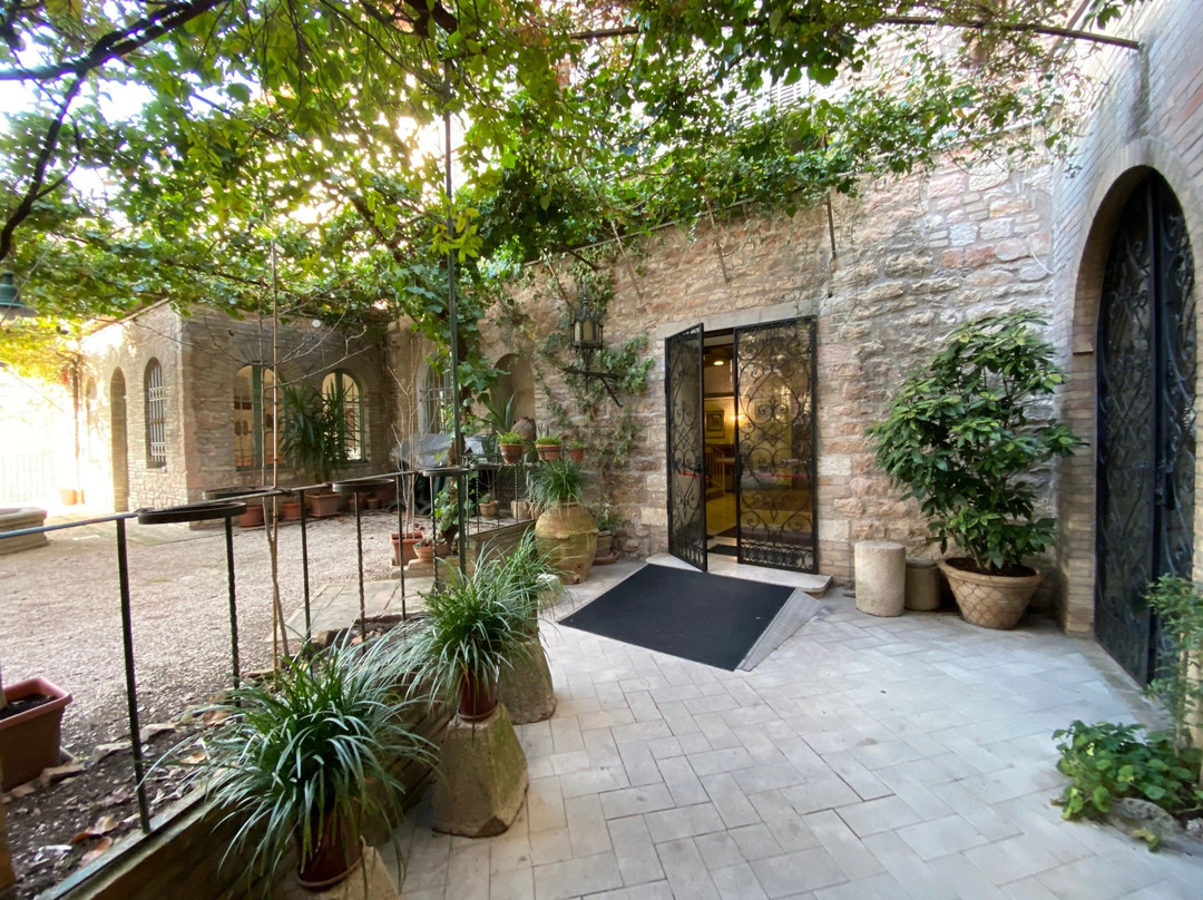 安伯拉酒店主图