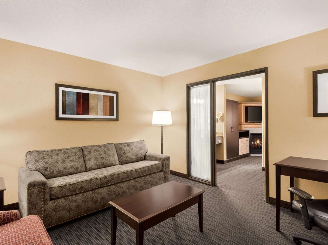 AmericInn by Wyndham Detroit Lakes主图
