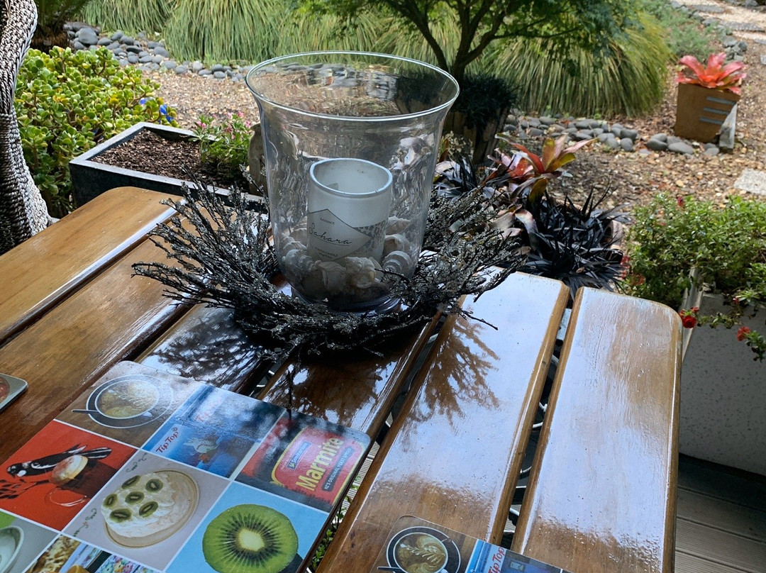 Annies B and B主图