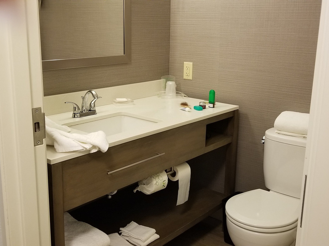 Holiday Inn & Suites Bloomington-airport By IHG主图