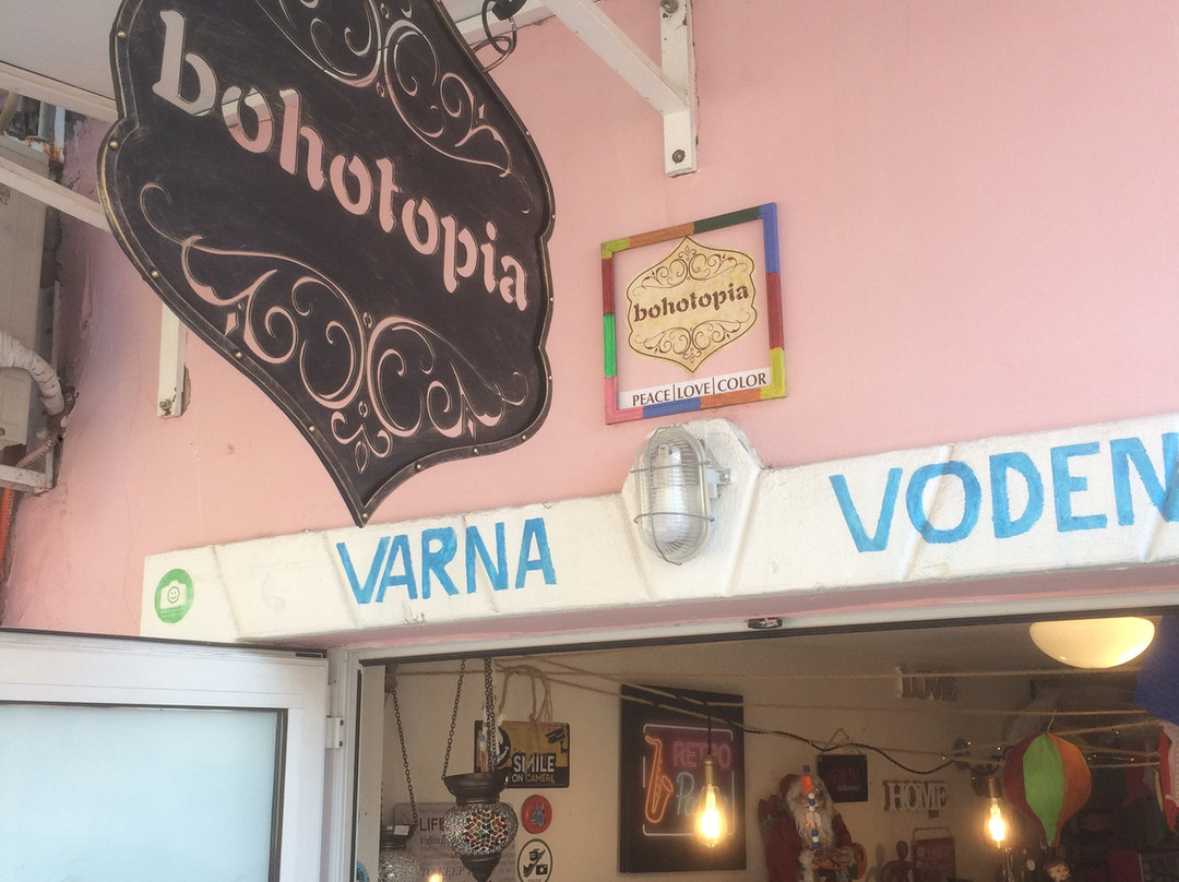Bohotopia-瓦尔纳必去景点