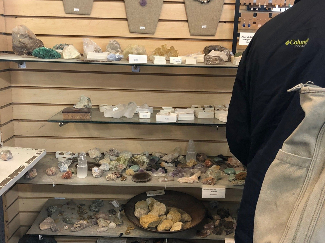 ZuZu's Petals Rock Shop-海伦必去景点