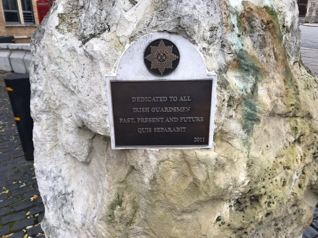 Irish Guardsman Statue-温莎必去景点
