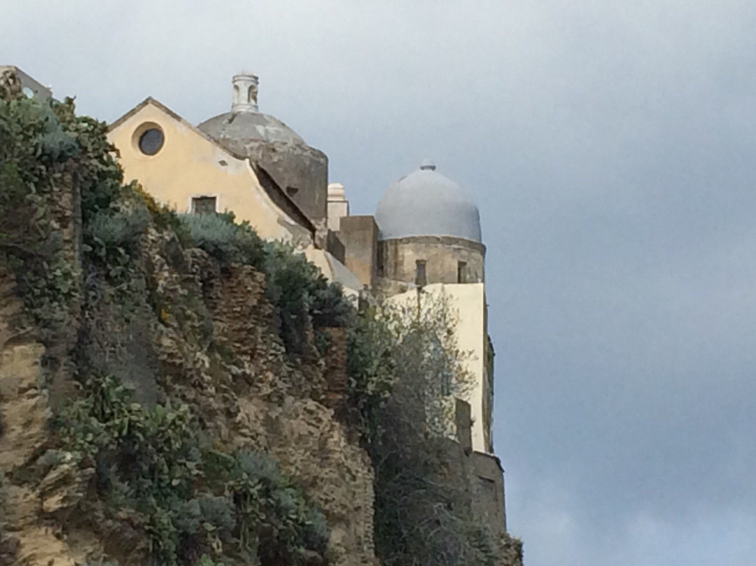 Abbazia San Michele Arcangelo-普罗奇达必去景点