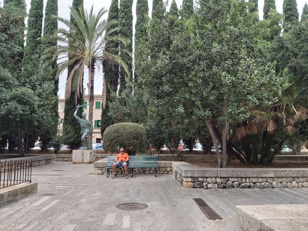 Jardines Joan March y Torre Desbrull-Pollenca必去景点