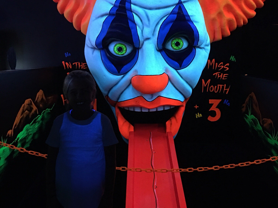 Monster Mini Golf & Laser Tag-朗德罗克必去景点