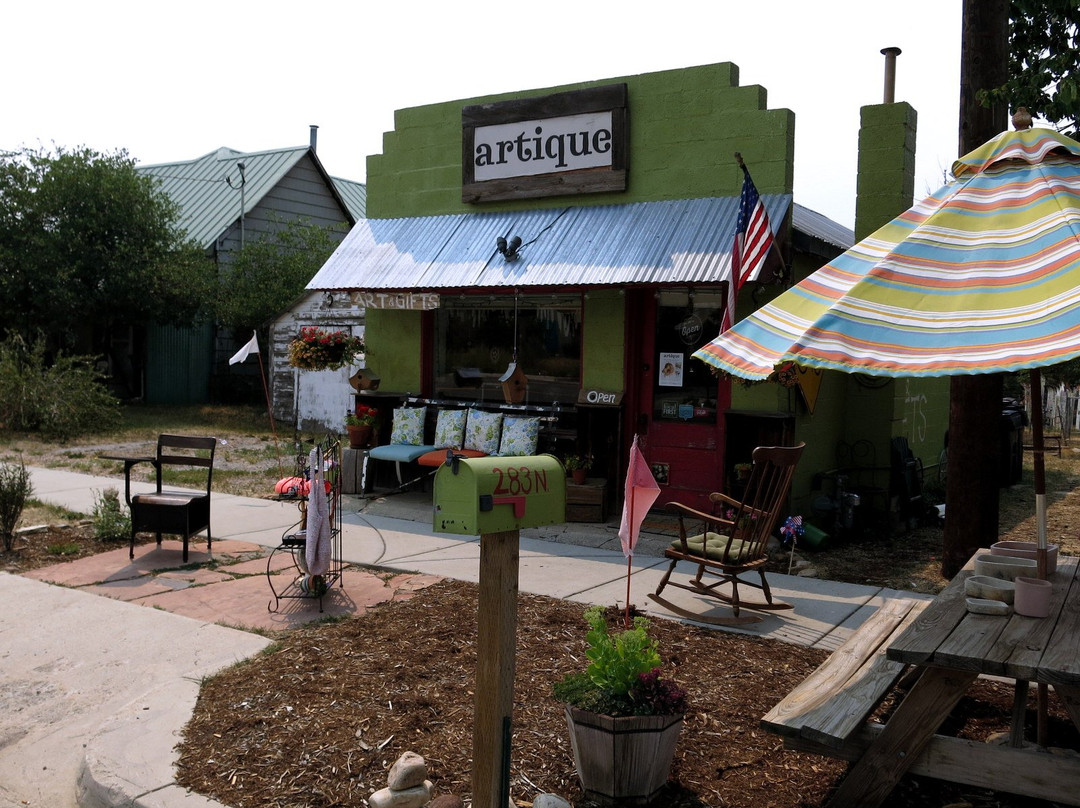 Oakley旅游景点-Artique