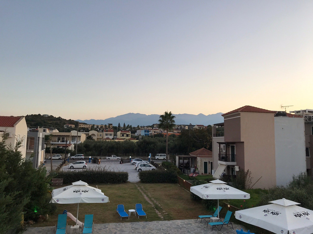 Almiris Sea Side Apartments主图