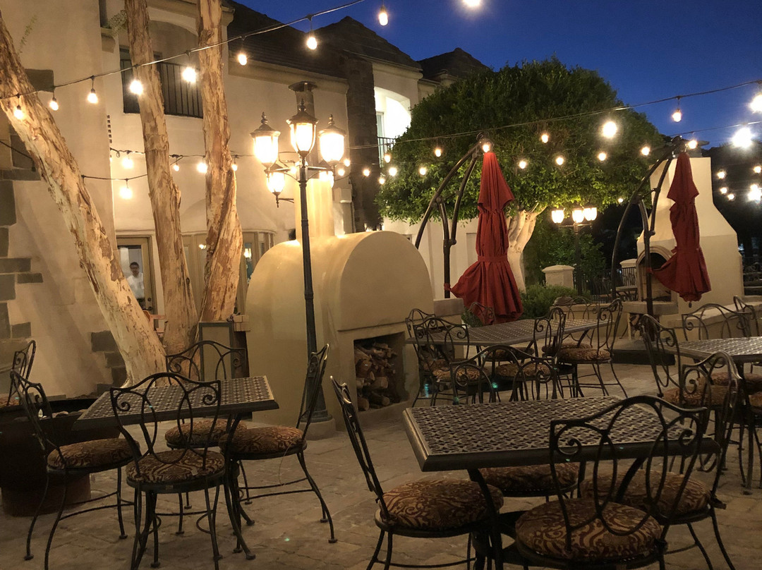 The Chateau at Lake La Quinta主图