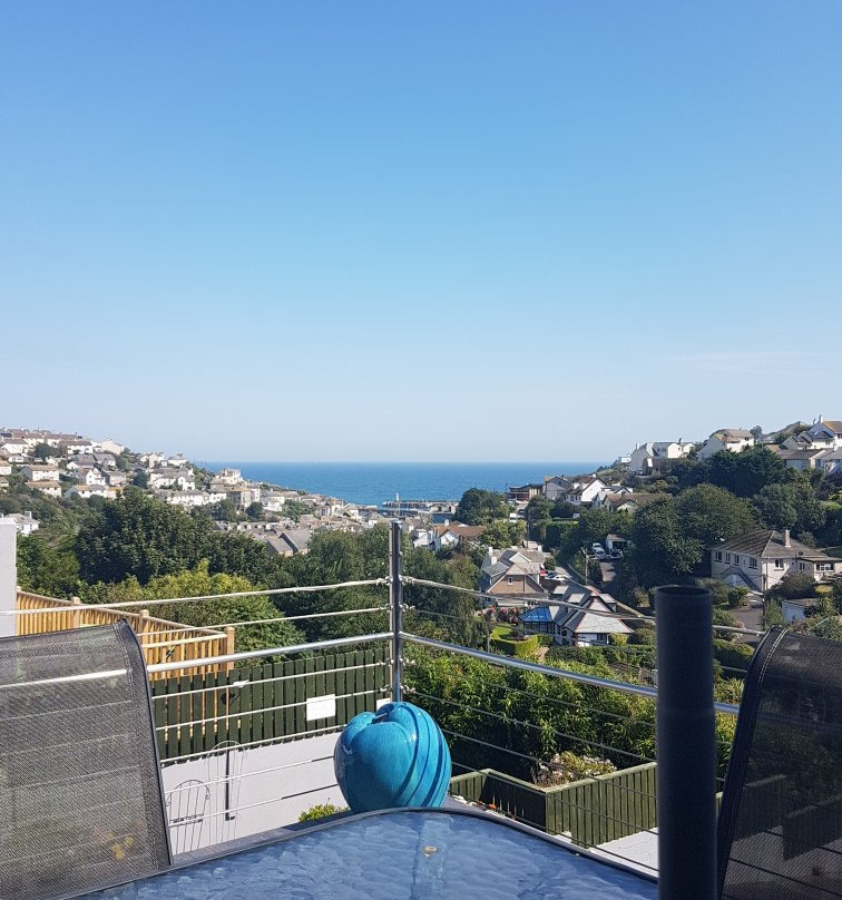 Bacchus, Rooms with a View主图