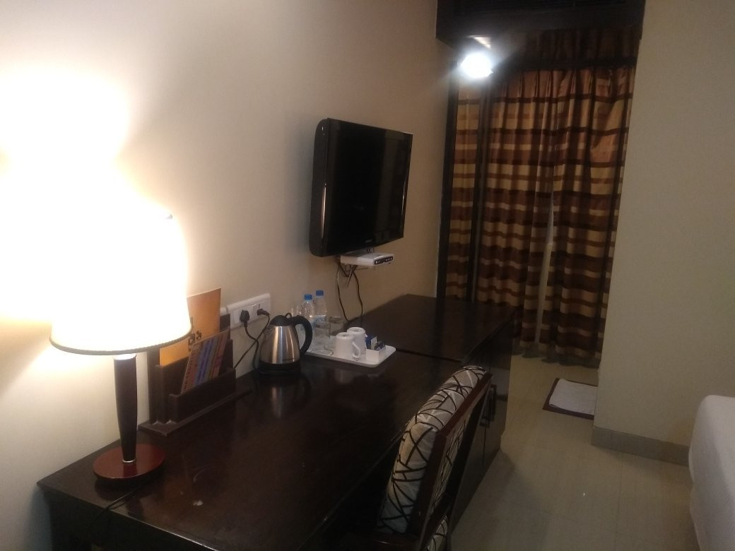 Royal Reve Hotel主图